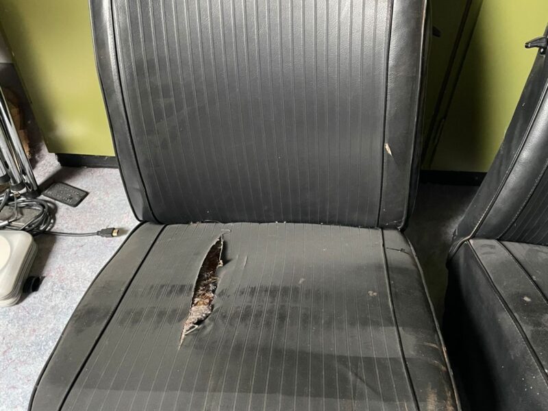 Gezocht 2 voorstoelen kadett B 72