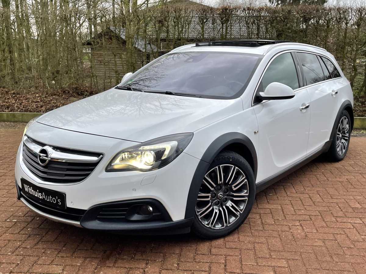 opel-insignia-sports-tourer-2-0-4x4-leder-pano-dealer-full-option-1